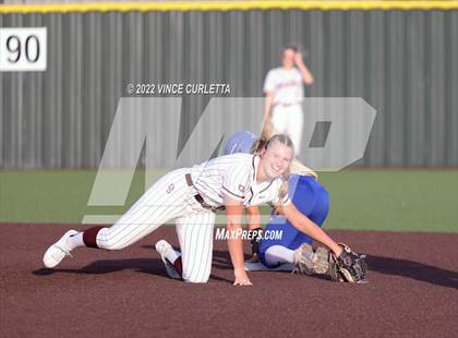 Thumbnail 3 in Tivy @ Dripping Springs photogallery.