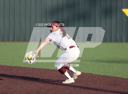 Thumbnail 1 in Tivy @ Dripping Springs photogallery.