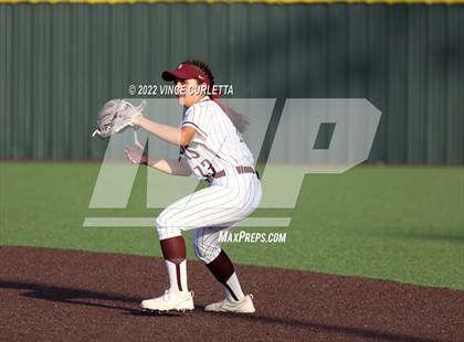 Thumbnail 2 in Tivy @ Dripping Springs photogallery.