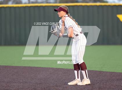 Thumbnail 1 in Tivy @ Dripping Springs photogallery.