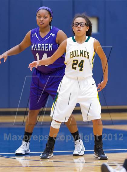 Thumbnail 2 in Warren vs. Holmes photogallery.