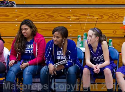 Thumbnail 2 in Warren vs. Holmes photogallery.