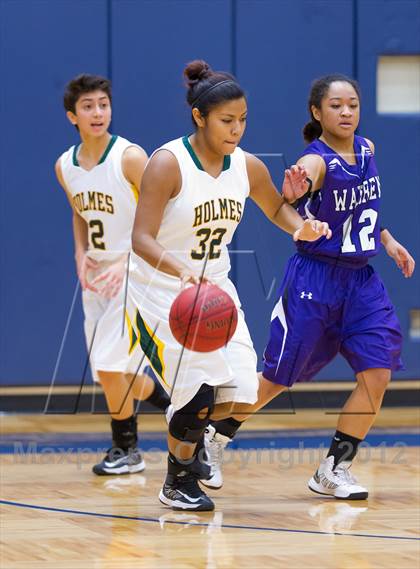 Thumbnail 2 in Warren vs. Holmes photogallery.