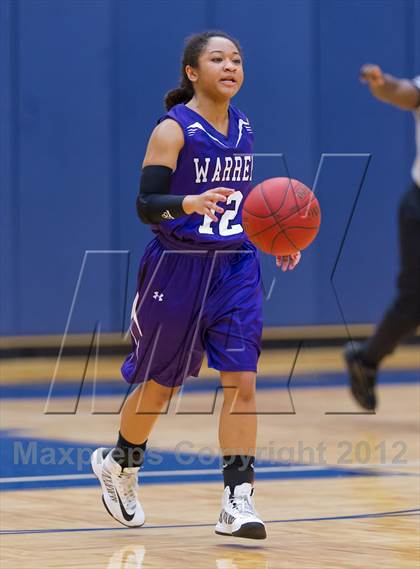 Thumbnail 3 in Warren vs. Holmes photogallery.