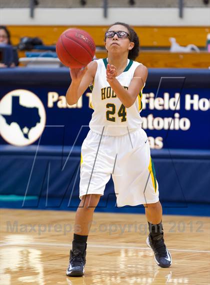 Thumbnail 2 in Warren vs. Holmes photogallery.
