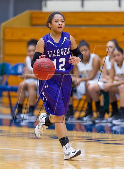 Thumbnail 2 in Warren vs. Holmes photogallery.