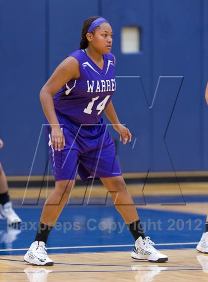 Thumbnail 2 in Warren vs. Holmes photogallery.