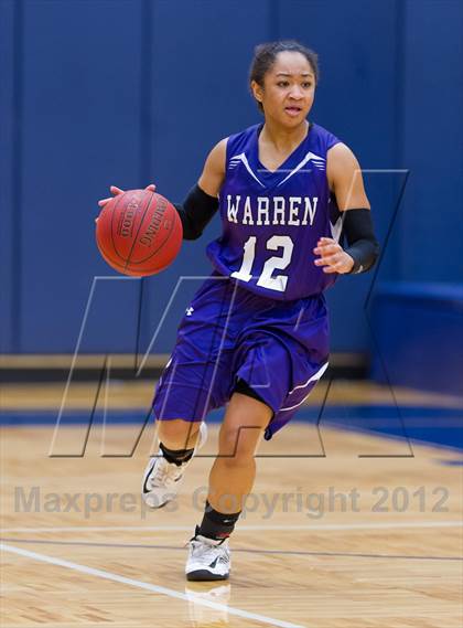 Thumbnail 1 in Warren vs. Holmes photogallery.