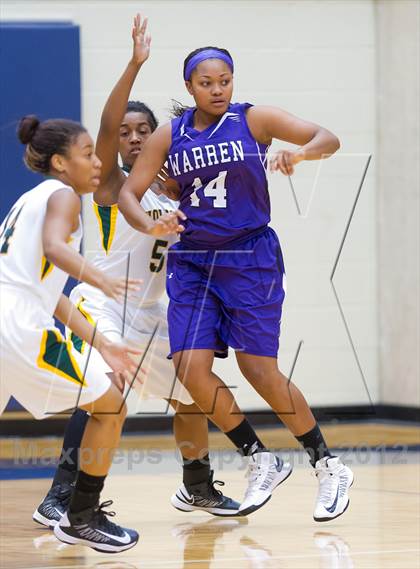 Thumbnail 1 in Warren vs. Holmes photogallery.