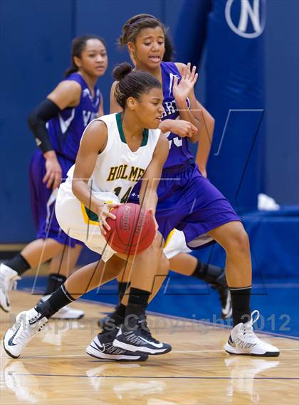 Thumbnail 2 in Warren vs. Holmes photogallery.