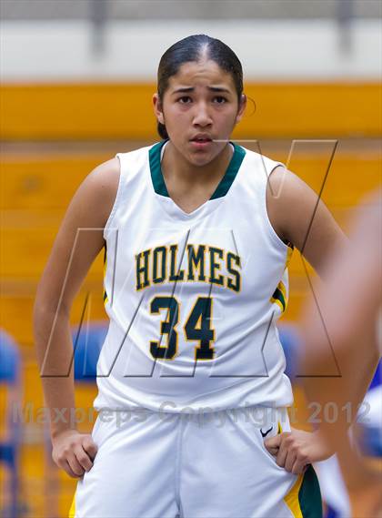 Thumbnail 2 in Warren vs. Holmes photogallery.