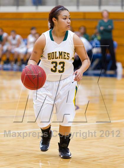 Thumbnail 1 in Warren vs. Holmes photogallery.