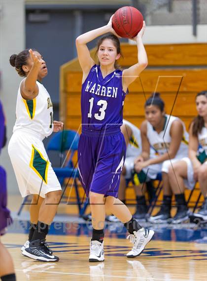 Thumbnail 2 in Warren vs. Holmes photogallery.