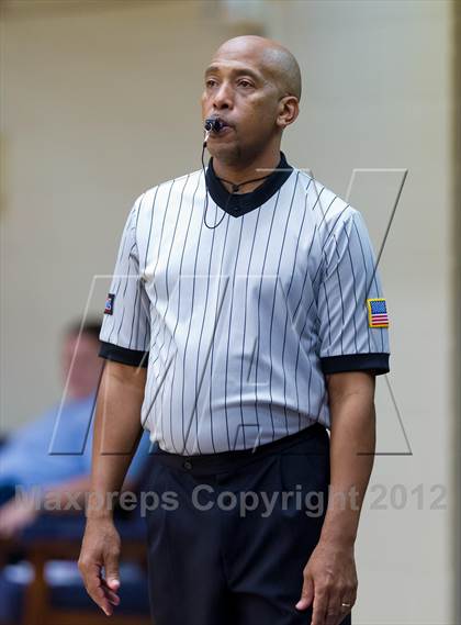 Thumbnail 2 in Warren vs. Holmes photogallery.
