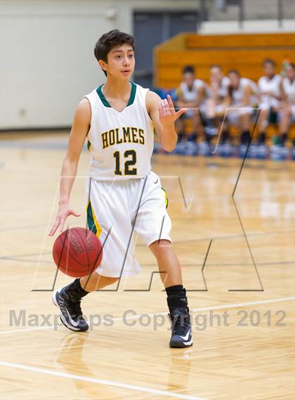 Thumbnail 1 in Warren vs. Holmes photogallery.