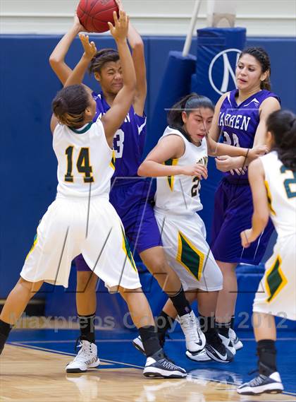 Thumbnail 2 in Warren vs. Holmes photogallery.