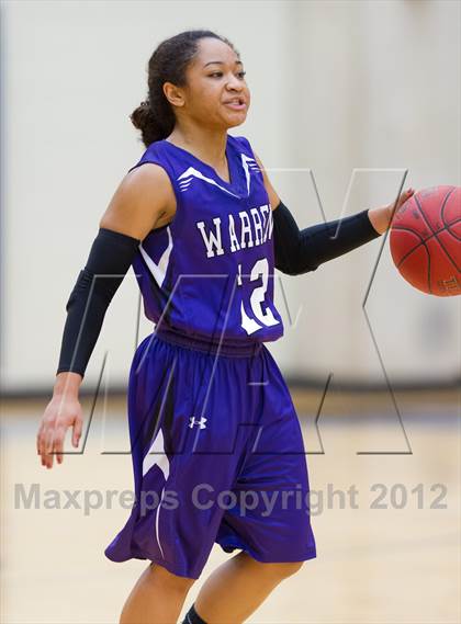Thumbnail 1 in Warren vs. Holmes photogallery.