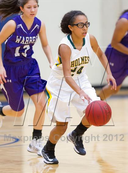 Thumbnail 3 in Warren vs. Holmes photogallery.
