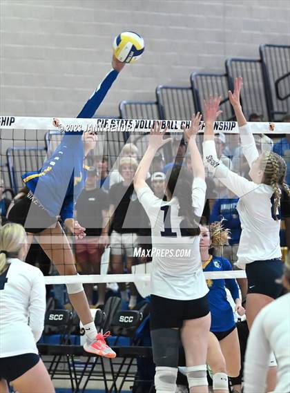 Thumbnail 3 in Ripon Christian @ Redwood (CIF State D3 Final) photogallery.