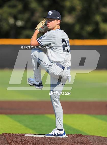 Thumbnail 2 in Loyola vs St Francis photogallery.