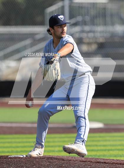 Thumbnail 1 in Loyola vs St Francis photogallery.