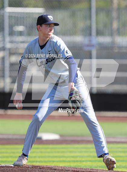 Thumbnail 1 in Loyola vs St Francis photogallery.