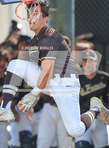 Thumbnail 2 in Loyola vs St Francis photogallery.