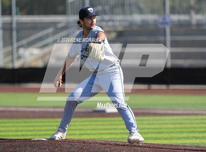 Thumbnail 2 in Loyola vs St Francis photogallery.