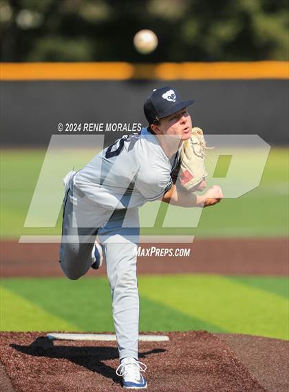 Thumbnail 2 in Loyola vs St Francis photogallery.