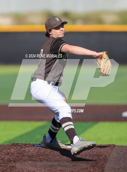 Thumbnail 1 in Loyola vs St Francis photogallery.