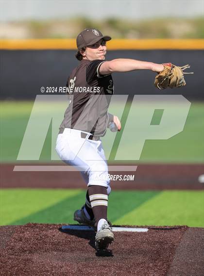 Thumbnail 2 in Loyola vs St Francis photogallery.