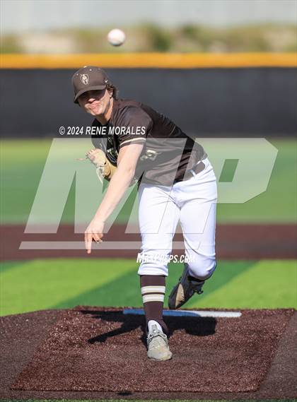 Thumbnail 3 in Loyola vs St Francis photogallery.
