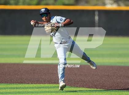 Thumbnail 2 in Loyola vs St Francis photogallery.
