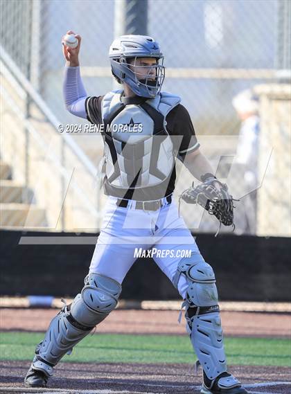 Thumbnail 2 in Loyola vs St Francis photogallery.