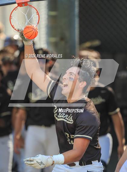 Thumbnail 1 in Loyola vs St Francis photogallery.