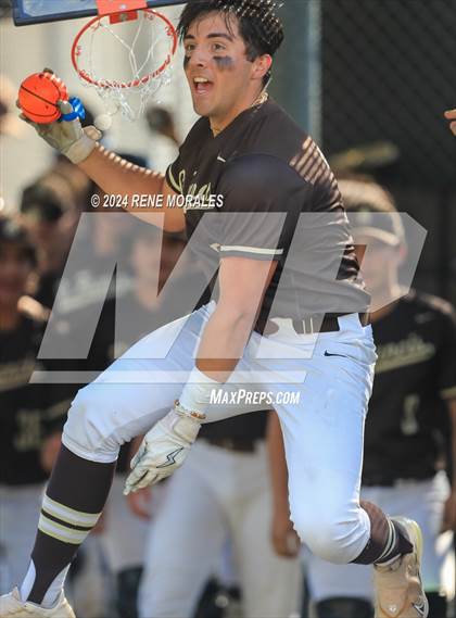 Thumbnail 3 in Loyola vs St Francis photogallery.