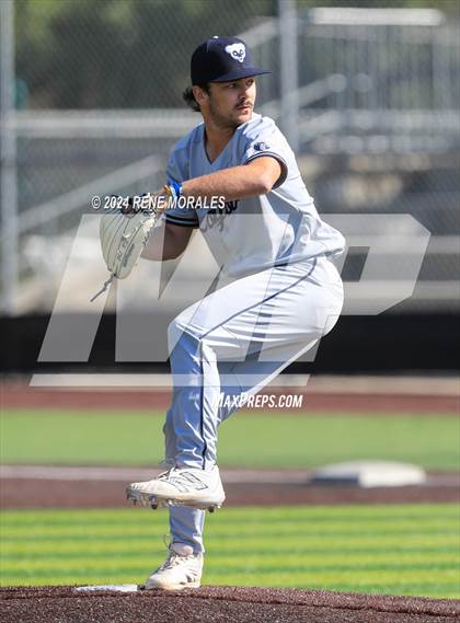 Thumbnail 3 in Loyola vs St Francis photogallery.