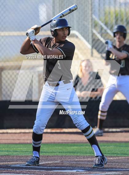 Thumbnail 2 in Loyola vs St Francis photogallery.