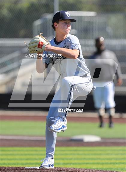 Thumbnail 3 in Loyola vs St Francis photogallery.