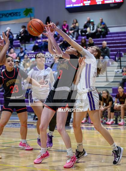 Thumbnail 2 in Lake Stevens vs. Newport - Bellevue (WIAA 4A District 1/2) photogallery.