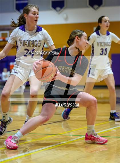Thumbnail 2 in Lake Stevens vs. Newport - Bellevue (WIAA 4A District 1/2) photogallery.