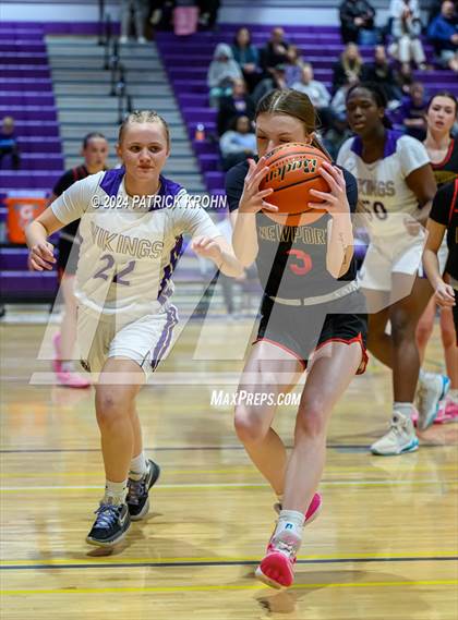 Thumbnail 3 in Lake Stevens vs. Newport - Bellevue (WIAA 4A District 1/2) photogallery.