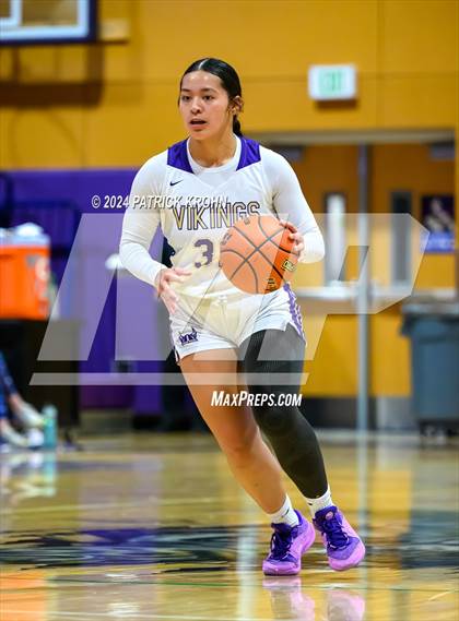 Thumbnail 2 in Lake Stevens vs. Newport - Bellevue (WIAA 4A District 1/2) photogallery.