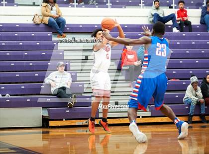Thumbnail 1 in Greene Central vs. Downey Christian (John Wall Holiday Invitational) photogallery.