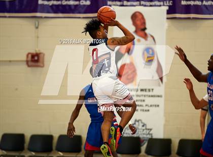 Thumbnail 2 in Greene Central vs. Downey Christian (John Wall Holiday Invitational) photogallery.