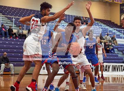 Thumbnail 2 in Greene Central vs. Downey Christian (John Wall Holiday Invitational) photogallery.