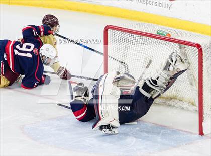 Thumbnail 2 in Central Catholic vs. Boston College High (MIAA Division 1A Semifinal) photogallery.