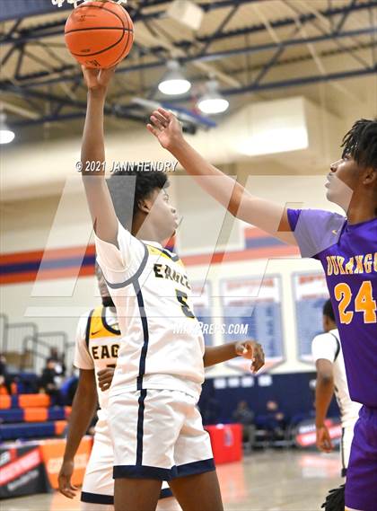 Thumbnail 3 in Oak Cliff Faith Family Academy vs. Durango (Tarkanian Classic) photogallery.