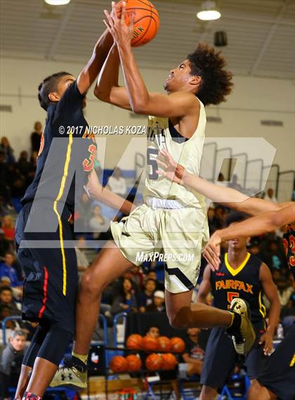Thumbnail 3 in Fairfax vs. Bishop Montgomery (Rolling Hills Prep State Preview) photogallery.