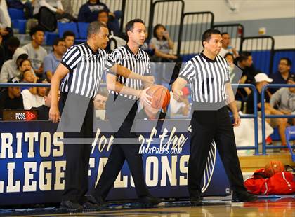 Thumbnail 1 in Fairfax vs. Bishop Montgomery (Rolling Hills Prep State Preview) photogallery.
